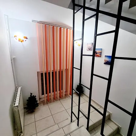 Πανσιόν Vila Lacramioara 3*