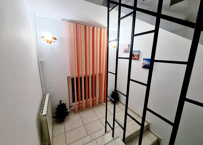 Πανσιόν Vila Lacramioara 3*