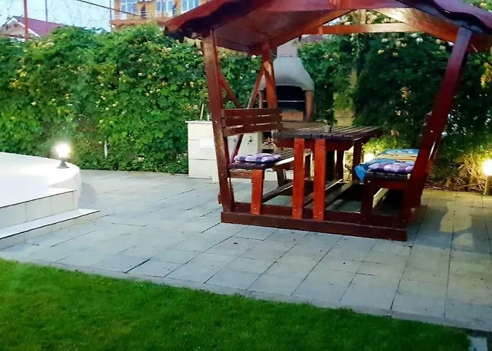 Πανσιόν Vila Lacramioara 3*